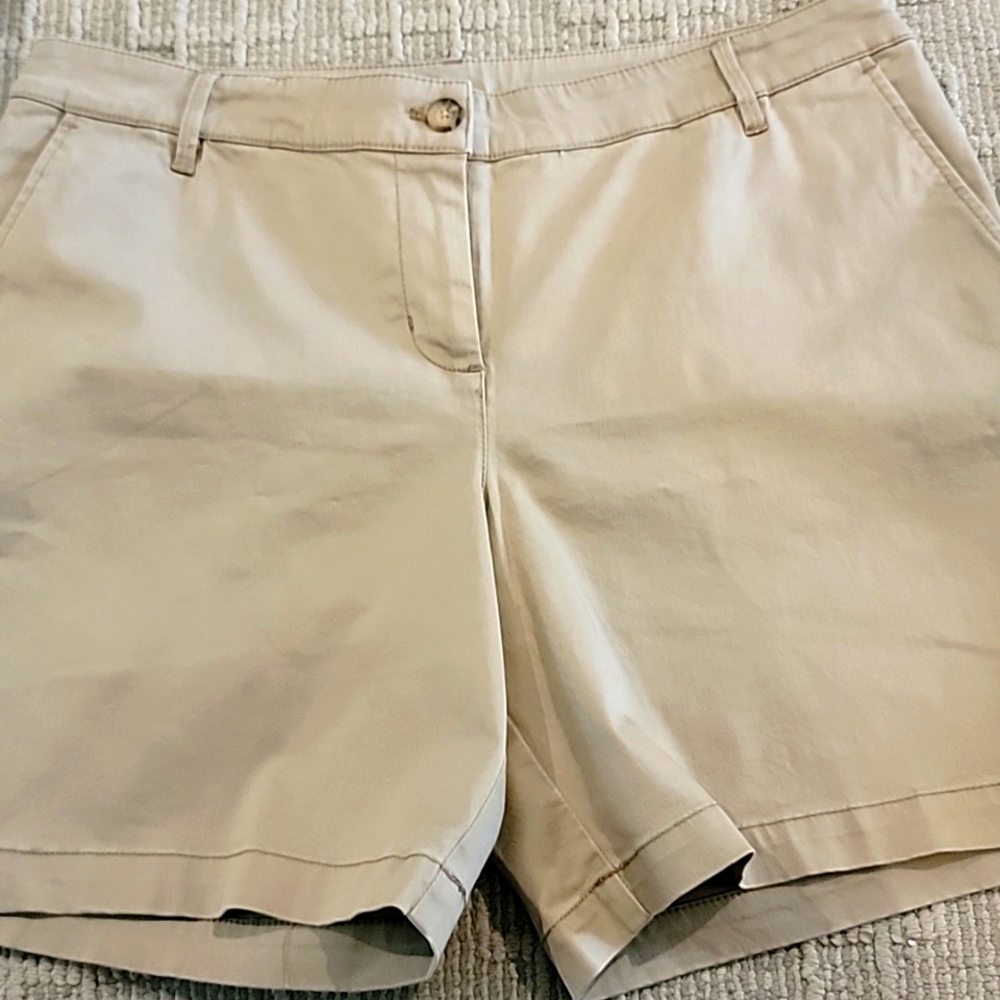 NEW TOMMY BAHAMA shorts. Tan. Size 12.